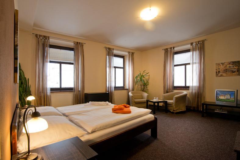 Hotel U Zlateho Byka Písek Exteriör bild