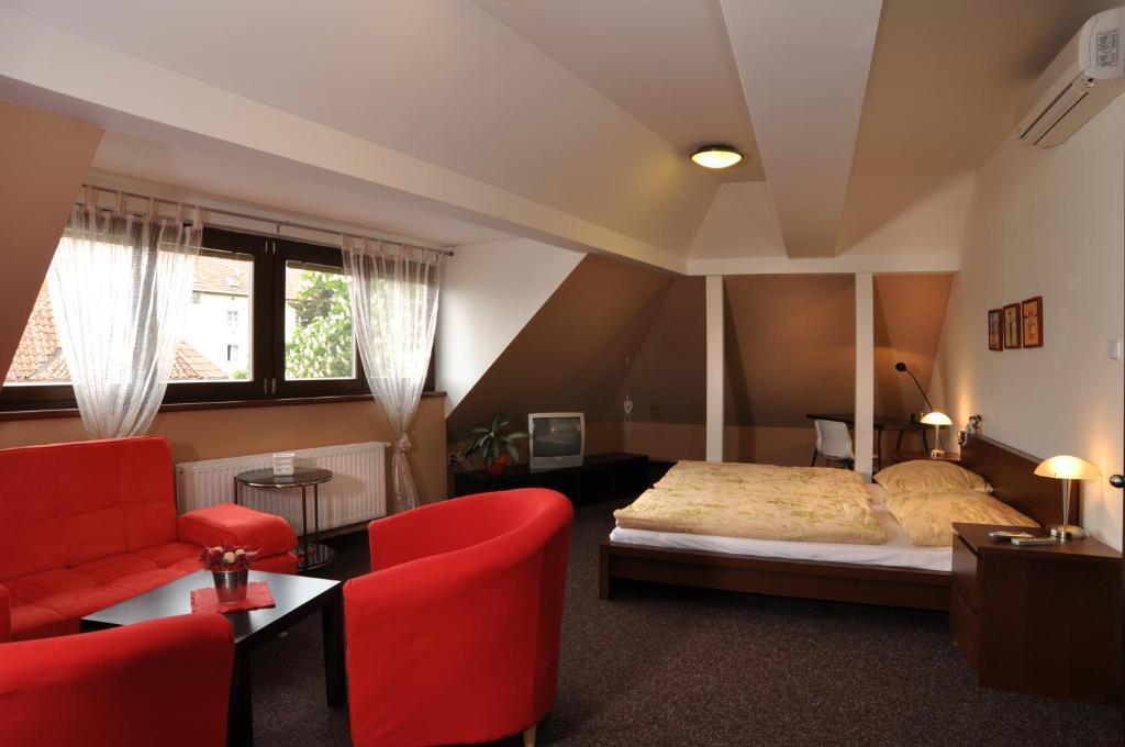 Hotel U Zlateho Byka Písek Exteriör bild